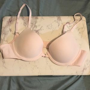 NWT Gilly Hicks Bra